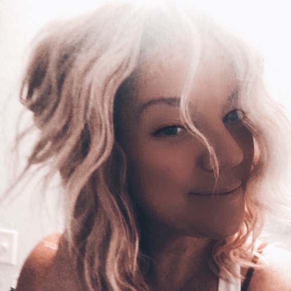 Meet your Posher, Sara - Picture 1 of 1